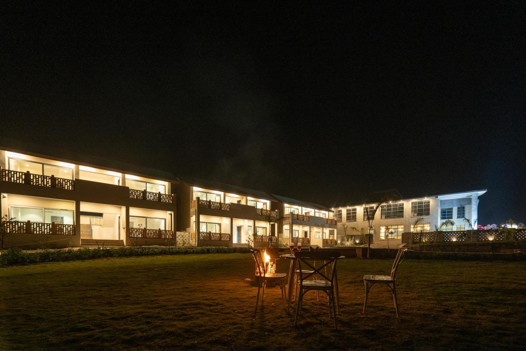 Palpur Fort A Kuno Wildlife Resort, Morawan Sesaipura ภายนอก รูปภาพ