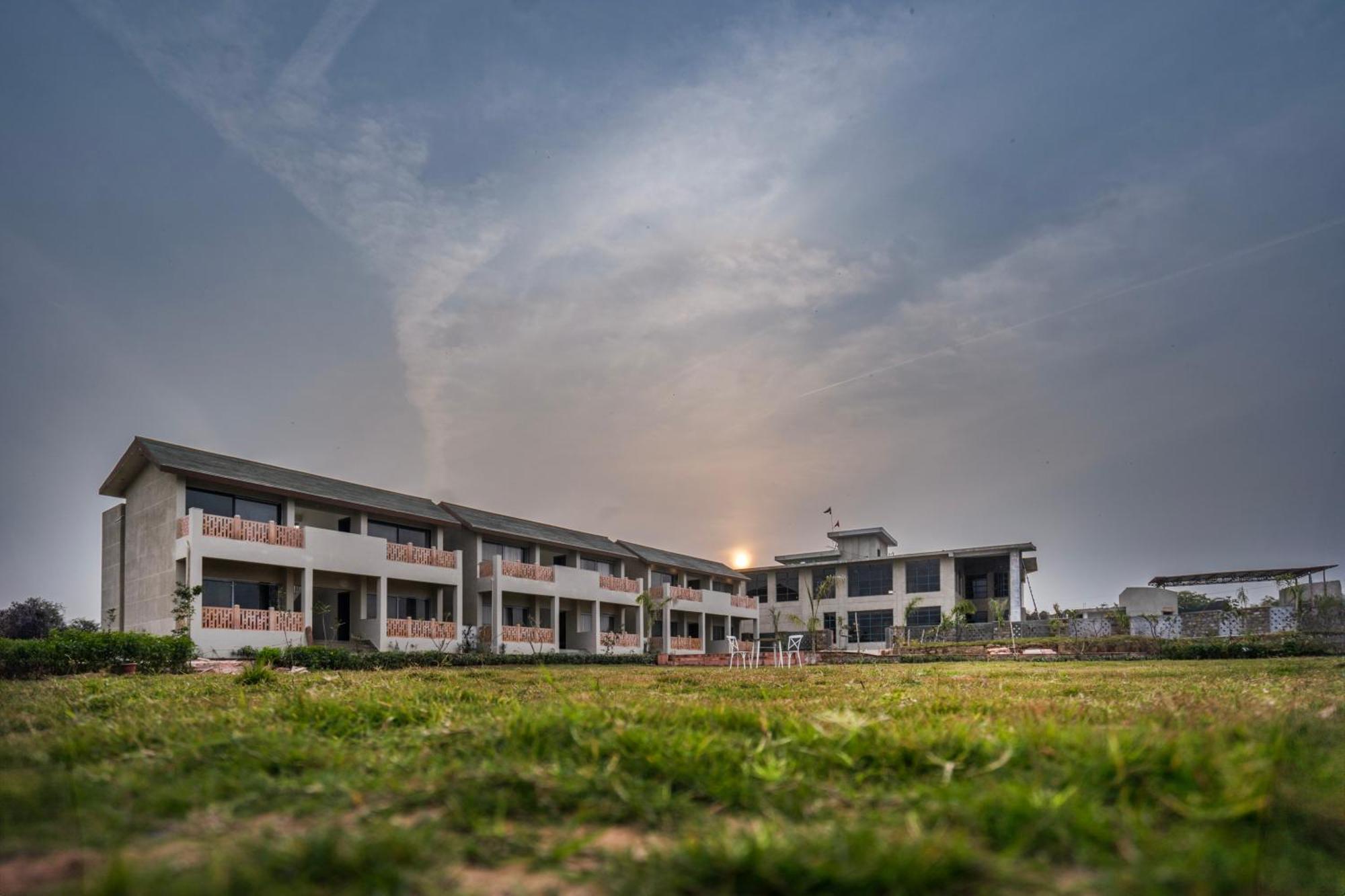 Palpur Fort A Kuno Wildlife Resort, Morawan Sesaipura ภายนอก รูปภาพ