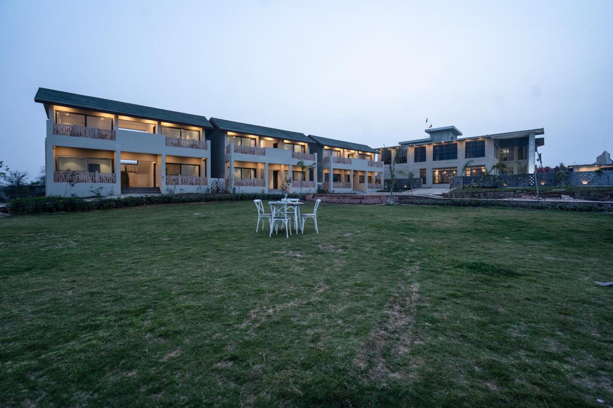 Palpur Fort A Kuno Wildlife Resort, Morawan Sesaipura ภายนอก รูปภาพ